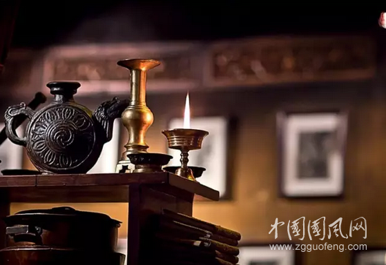  仓央嘉措和玛吉阿米