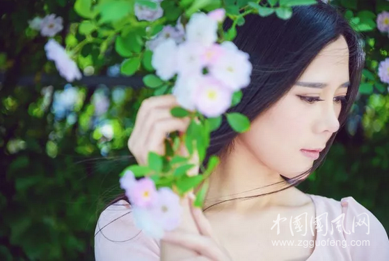  溪云初上，为你梳妆