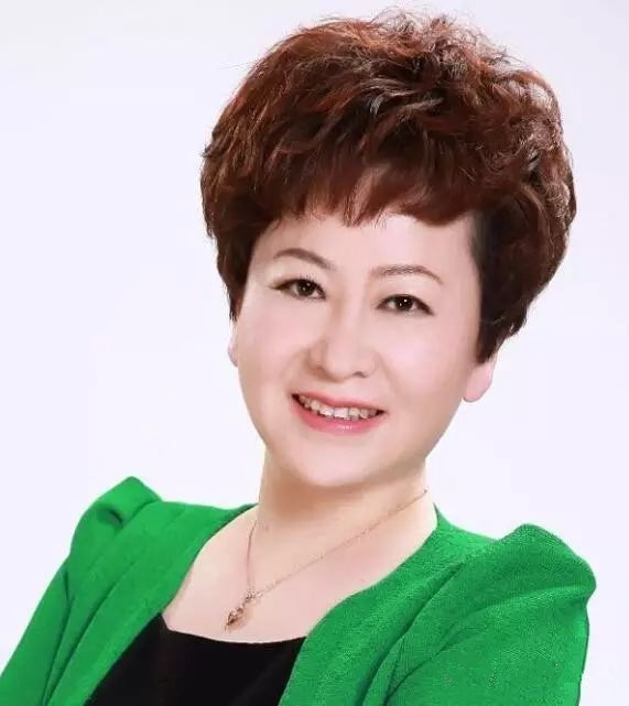 永骏驰骋跃千里      如愿金桥万壑通