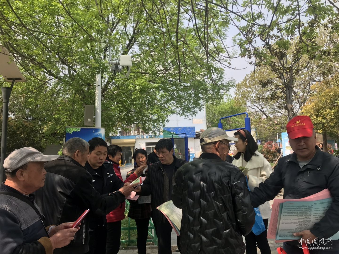 相南街道开展国家安全知识进广场活动