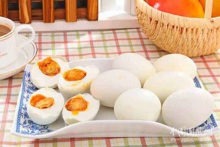 这些人不适合吃咸鸭蛋，严重会导致心血管硬化