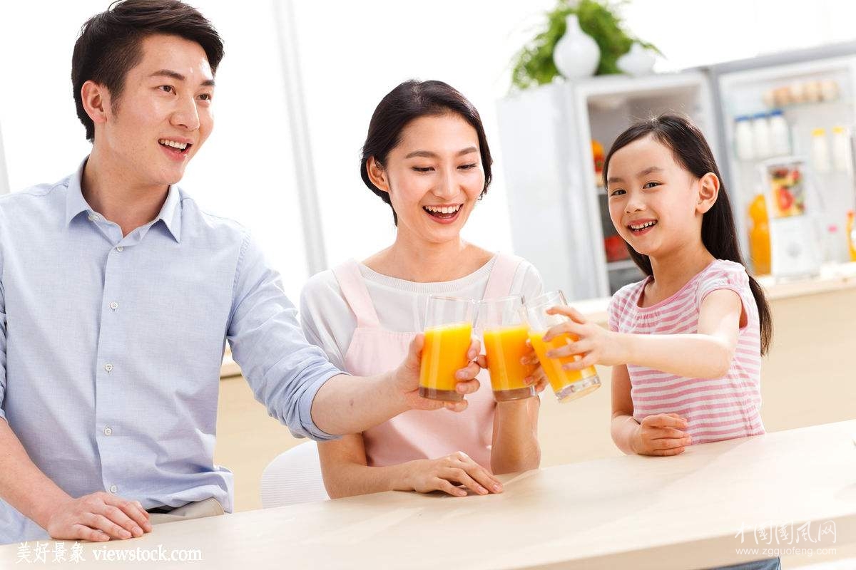 喝果汁水代替白开水 会使人更容易发胖吗