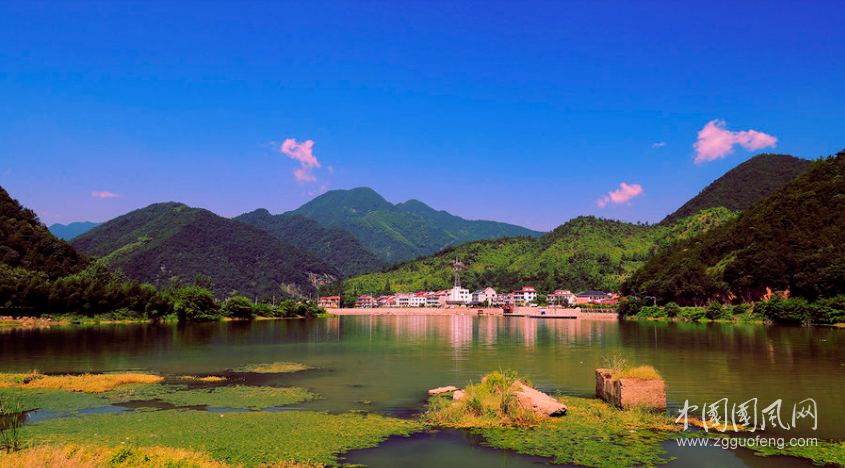 原汁原味的美丽小山村