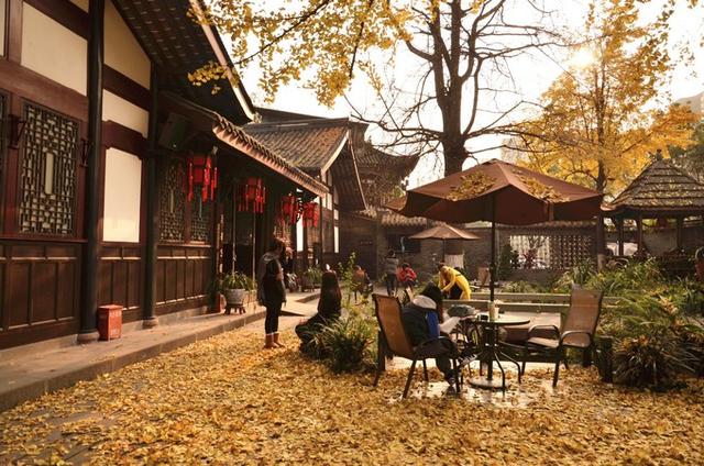 中国最休闲的城市,吃着火锅唱着歌,喝茶散步打麻将,却能爆红