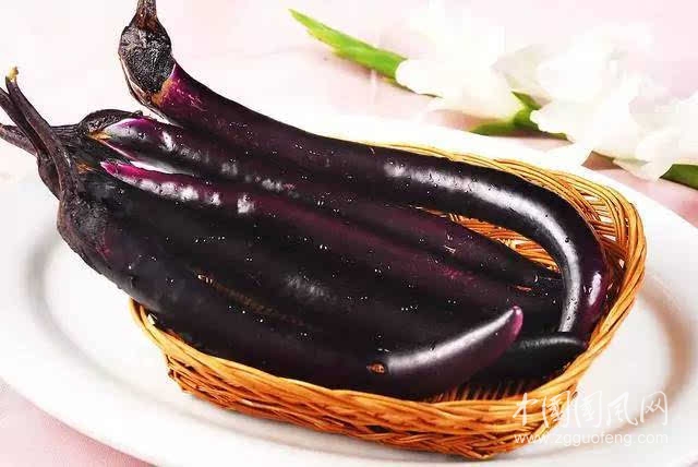 茄子富含丰富的营养，但有些人不适合吃