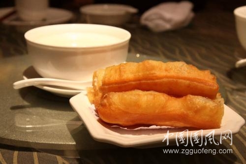食用油条要适量 颜色焦黑不健康