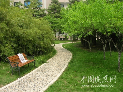 b05e3140463a4ecc9816640129096eb6_副本.jpg