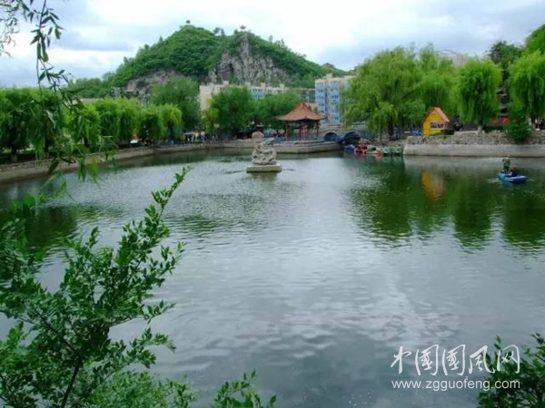 5d6ddec45fe04d8dad198eae17604553_th_副本.jpg