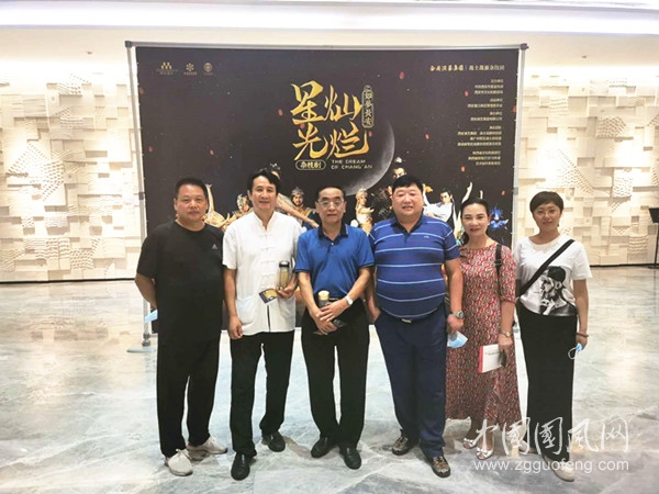 bcb79f1f585a21f18e9a36f6484e5b3.jpg