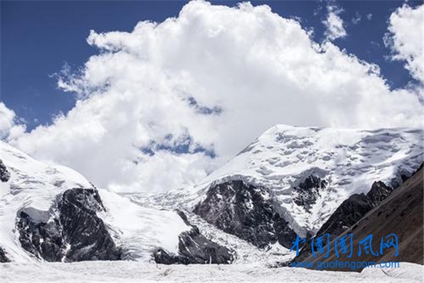 二,玛卿雪峰.jpg