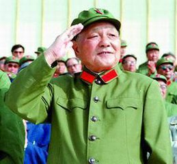 邓小平告别政治生涯：中国现在很稳定 我放心