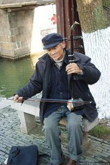 人生在世，游离与悲