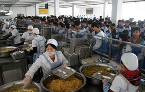 在食堂的窘态