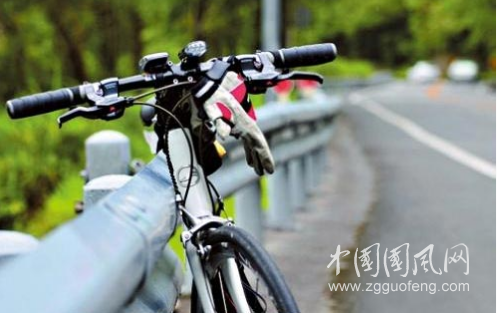 消失在歌声中的爱