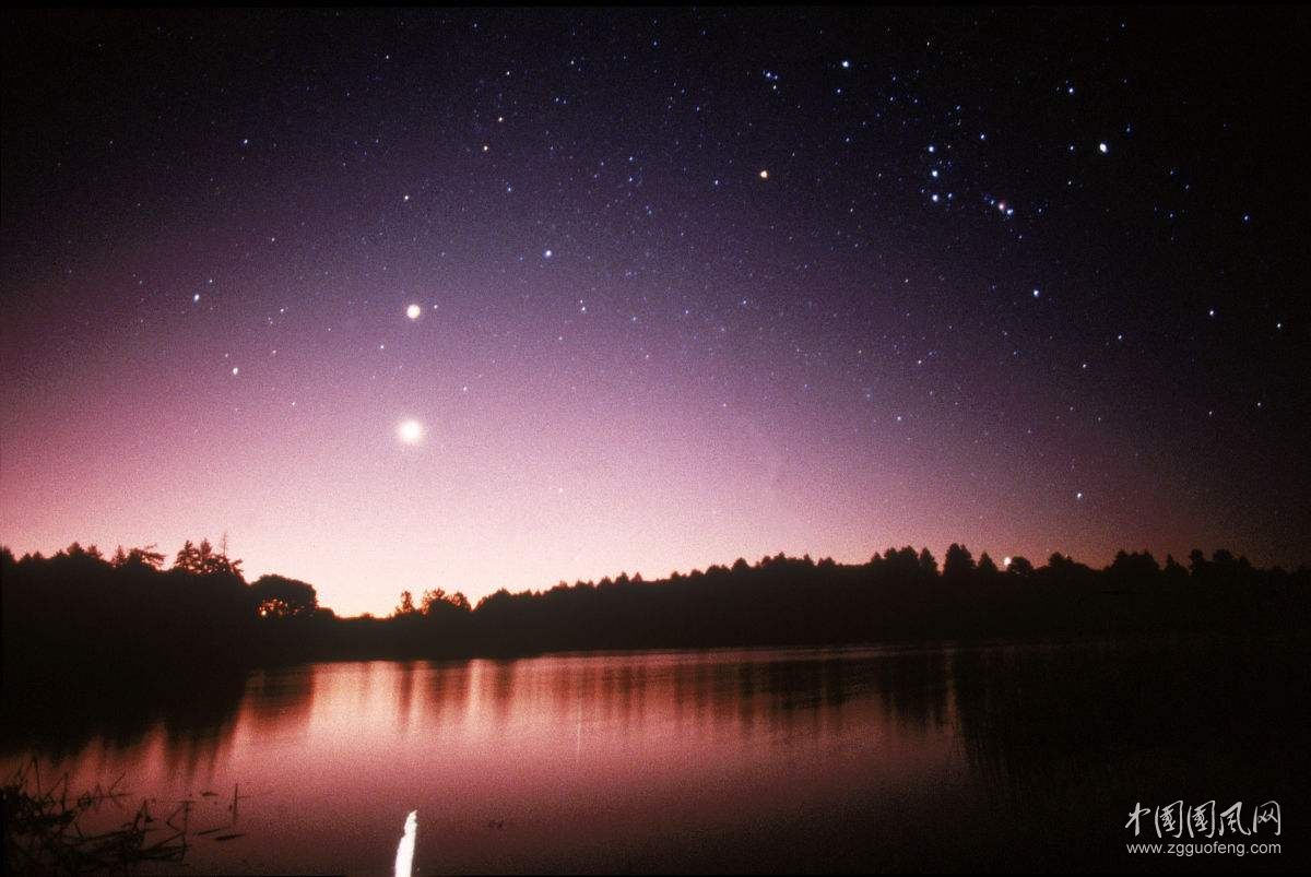 《今晚的月亮和星星》          文/青春鸟
