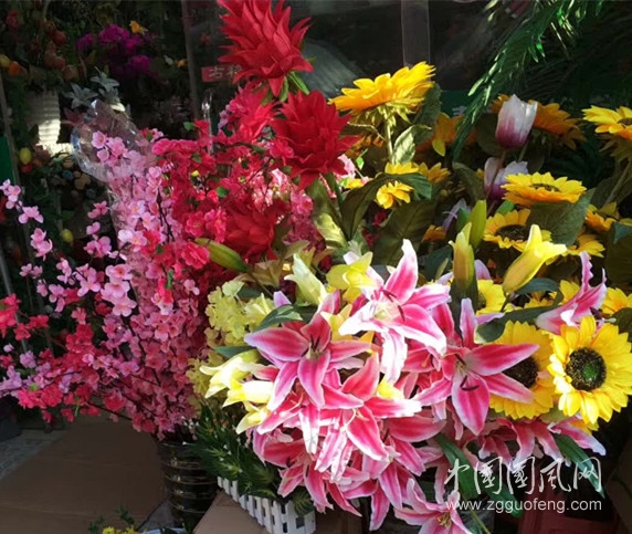   三 月 看 春 花