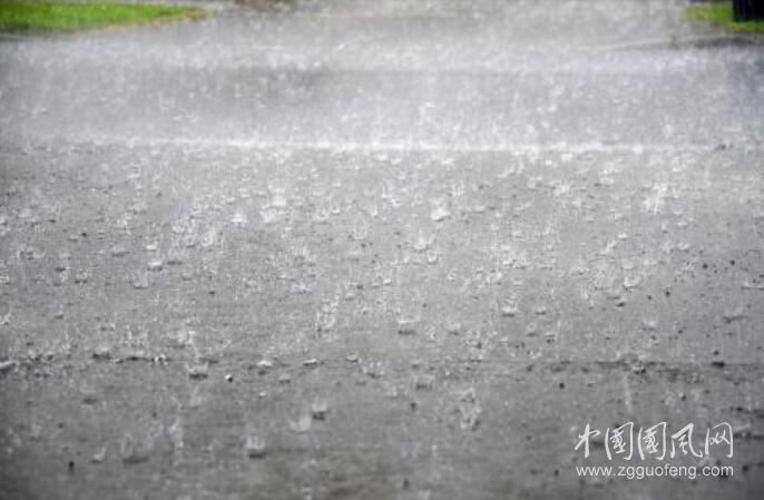 下午时突下大雨