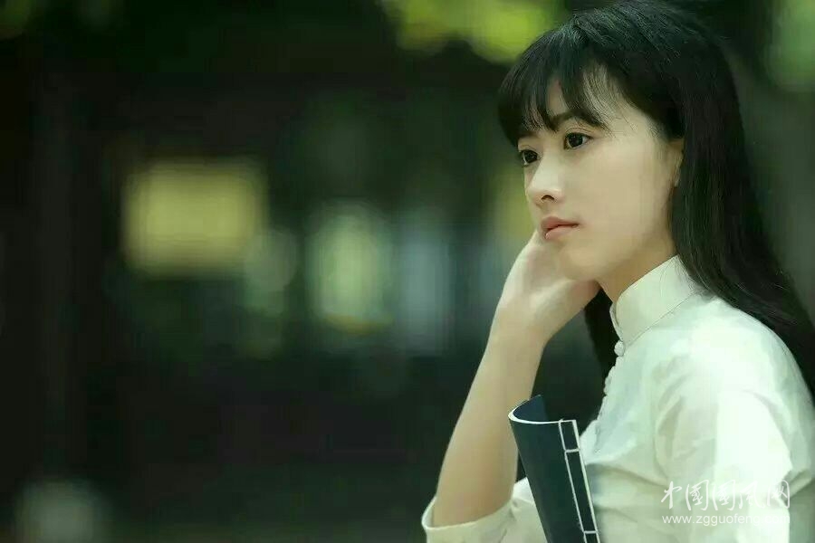 【秋 天 的 故 事】    文/崔莹