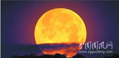 《超级红月亮》        文/青春鸟